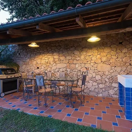 Nette Ferienwohnung In Mit Grossem Garten * Финале Лигуре
