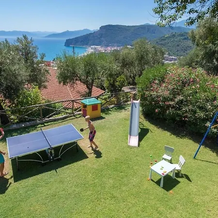 Nette Ferienwohnung In Mit Grossem Garten Apartamento